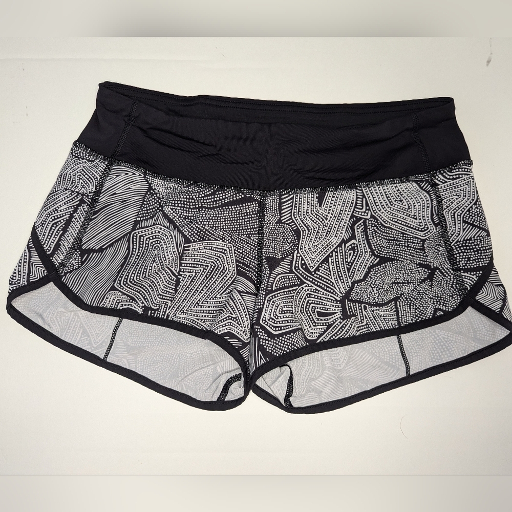 Lululemon Speed Short Dottie Tribe White Black / Black size 4 #103